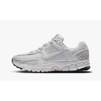 NIKE AIR ZOOM VOMERO 5 SP